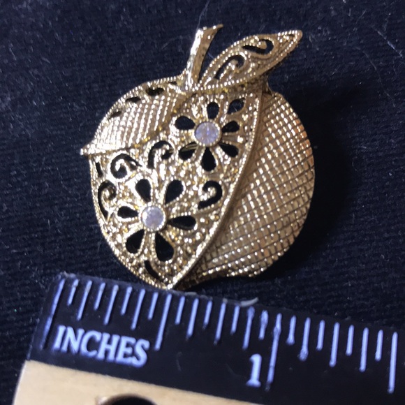 APPLE PIN BROOCH gold tone - Picture 3 of 3